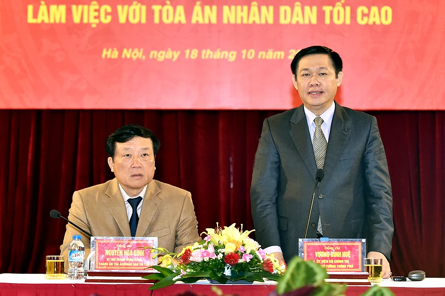 Phó Thủ tướng Vương Đình Huệ phát biểu tại buổi làm việc với Tòa án Nhân dân Tối cao . Ảnh: VGP