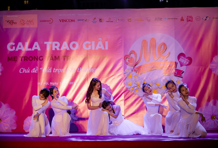 Sâu lắng với “ Gặp mẹ trong mơ “ Sâu lắng với “ Gặp mẹ trong mơ “