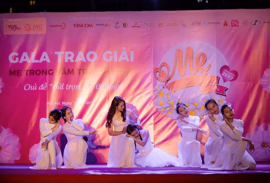 Sâu lắng với “ Gặp mẹ trong mơ “ Sâu lắng với “ Gặp mẹ trong mơ “