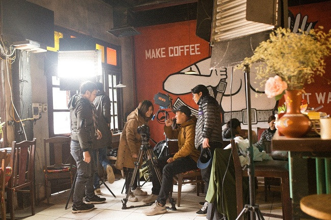 E kíp thực hiện bộ phim ngắn “Mẹ ơi! Con đã về”