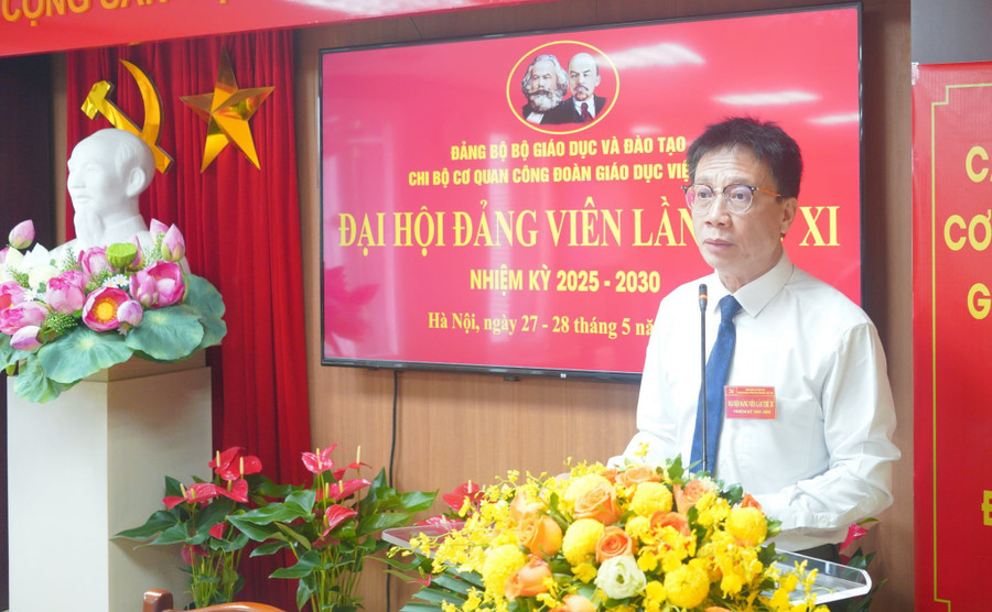 Đồng chí Nguyễn Ngọc Ân phát biểu khai mạc Đại hội. 640d7f74-61cf-425a-9890-2ffb0151ce9b.jpg