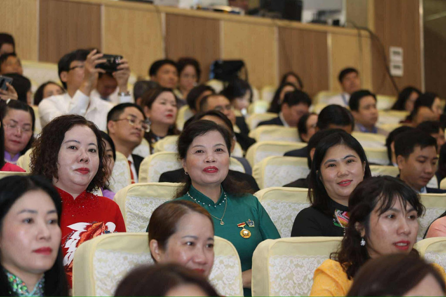 Profesorii au participat la ceremonie. 646a4217-468b-4507-af4b-94c996c6f650.jpg