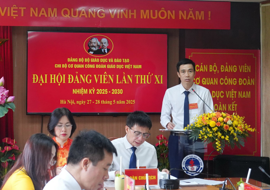 Đảng viên phát biểu tham luận tại Đại hội. 06122b1b-b35a-4503-8347-cbbf965db4dd.jpg