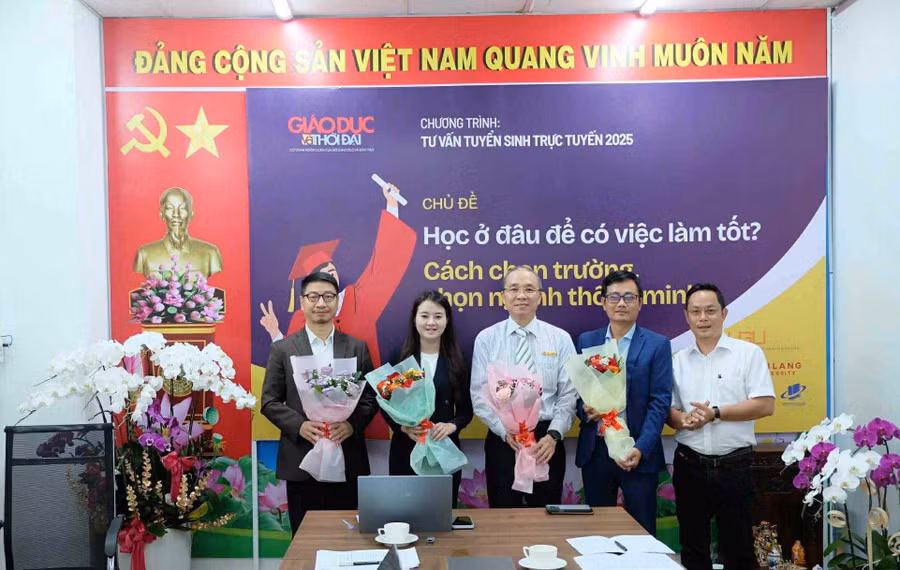 Buổi giao lưu trực tuyến chủ đề “Học ở đâu để có việc làm tốt? - Cách chọn trường, chọn ngành thông minh” diễn ra từ 9h00 ngày 8/7.