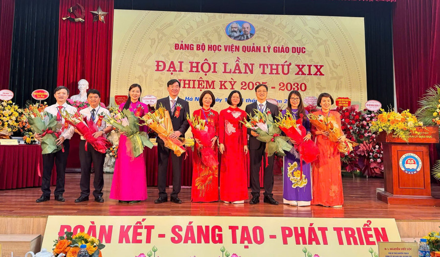 Ban chấp hành Đảng bộ Học viện Quản lý giáo dục, nhiệm kỳ 2025 - 2030 ra mắt Đại hội. 1424fc21-7c05-4f27-a04c-0b1a37b0a6a1.jpg