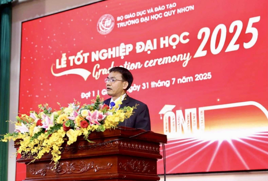 PGS.TS Đoàn Đức Tùng, Hiệu trưởng Trường Đại học Quy Nhơn phát biểu tại buổi Lễ. cd5f51cd-cd4d-467d-9fa4-74d8accf4fac.jpg