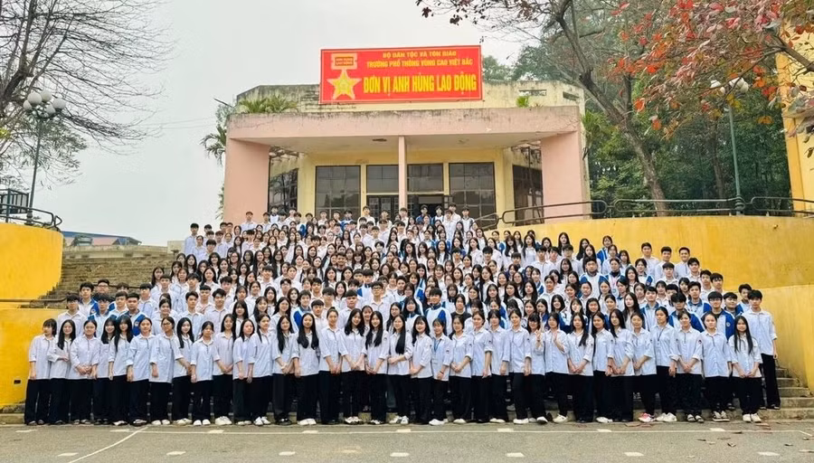 Học sinh trường PT Vùng Cao Việt Bắc tham dự kỳ thi HSG cấp tỉnh Thái Nguyên.