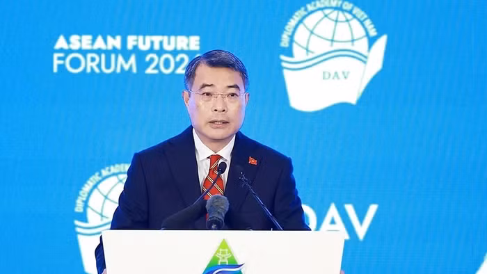 Thủ tướng Lê Minh Hưng phát biểu tại Phiên khai mạc Diễn đàn Tương lai ASEAN lần thứ ba. (Ảnh: Dương Giang/TTXVN)