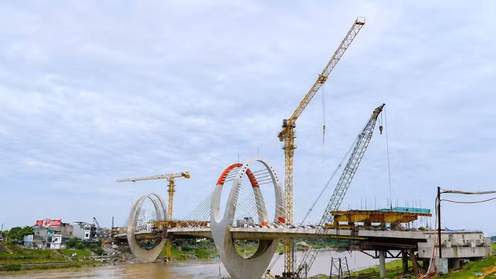 Khởi công cuối năm 2023, Cầu Đuống mới (thuộc Dự án Nâng cấp tuyến vận tải thủy sông Đuống) có tổng mức đầu tư là 1.848,6 tỷ đồng.