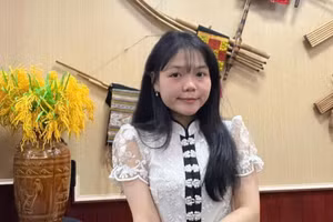 Lô Thị Na Ni, học sinh lớp 12A5, Trường THPT DTNT tỉnh Nghệ An giành được 29,5 điểm khối C00