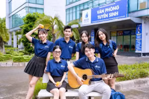 Sinh viên Trường Cao Đẳng Nghề Hoa Sen.