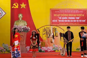 Trường THCS & THPT Dân tộc Nội trú tỉnh Hà Tĩnh tham gia tiết ngoại khoá.