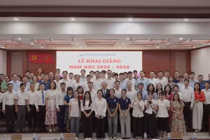 Sinh viên Trường ĐH Thuỷ lợi tại Lễ khai giảng.