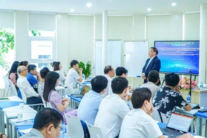 NGND.PGS.TS. Tô Ngọc Hưng phát biểu khai giảng khoá học Nâng cao năng lực chuyên sâu.