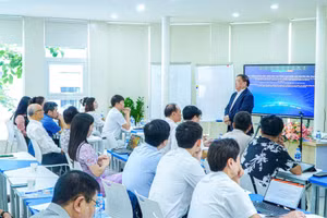 NGND.PGS.TS. Tô Ngọc Hưng phát biểu khai giảng khoá học Nâng cao năng lực chuyên sâu.