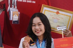 Trần Thị Thảo Linh sinh viên năm nhất Khoa Sư phạm Ngữ văn, Trường Đại học Sư phạm Hà Nội. Ảnh NVCC.