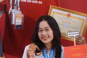 Trần Thị Thảo Linh sinh viên năm nhất Khoa Sư phạm Ngữ văn, Trường Đại học Sư phạm Hà Nội. Ảnh NVCC.