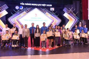 Quang cảnh Chương trình “Tỏa sáng Nghị lực Việt” năm 2025.