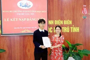 Lò Việt Hùng, học sinh Trường Phổ thông Dân tộc Nội trú tỉnh Điện Biên.