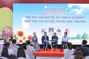 Quang cảnh buổi toạ đàm. Ảnh Thanh Tùng.