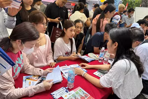 Học viện Ngân hàng tư vấn tuyển sinh.