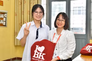 Thí sinh tham gia xét tuyển tài năng của Đại học Bách khoa Hà Nội.