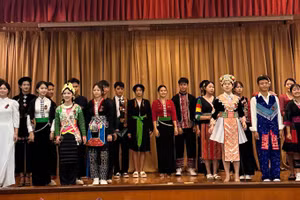 Học sinh Trường PTDTNT THPT tỉnh Điện Biên tham gia giao lưu văn hoá ở nước ngoài. Ảnh NT.