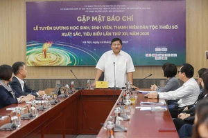 Quảng cảnh buổi họp báo.