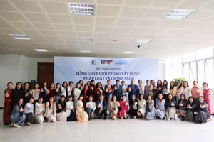 Các đại biểu tham dự hội thảo.