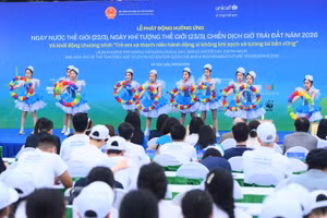 Quang cảnh buổi phát động.