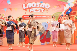 Các tiết mục văn nghệ.