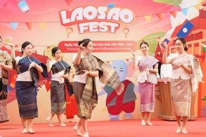 Các tiết mục văn nghệ.