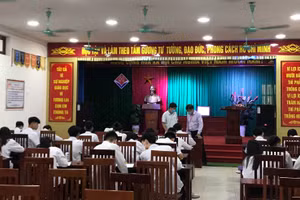 Học sinh Trường THPT Phan Huy Chú (Hà Nội) tham gia khảo sát.