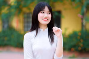 Chu Khánh Huyền đạt số điểm 28.25, xuất sắc trở thành thủ khoa khối C19 (Ngữ văn 9, Lịch sử 9,5, GDCD 9,75) toàn Trường THPT Văn Giang (tỉnh Hưng Yên). Ảnh NVCC.