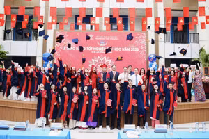 Năm nay, có 396 sinh viên tốt nghiệp 14 ngành đào tạo.