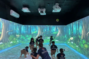 Một tiết học ứng dụng công nghệ AI vào giảng dạy của Trường mầm non Lãnh Đạo Tài Năng Sài Đồng. Ảnh NC.