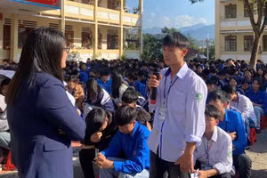 Nhà trường đặc biệt quan tâm đến công tác tuyên truyền ngay từ đầu năm học. Ảnh NTCC.