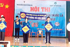 Trường PT DTNT THCS & THPT Đắk Glong (tỉnh Lâm Đồng) tổ chức hội thi tuyên truyền về phòng chống tác hại của thuốc lá.