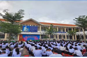 Trường THCS Đức Hòa Thượng (Long An)