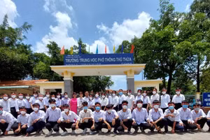 Học sinh Trường THPT Thủ Thừa THPT (Long An) tham gia đánh giá.