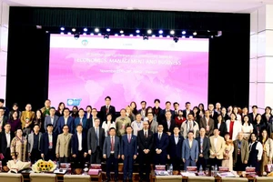 Các đại biểu tham dự Hội thảo.