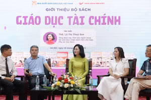 Quang canh buổi toạ đàm.