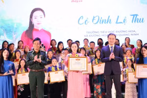 Lễ tuyên dương 80 giáo viên tiêu biểu.