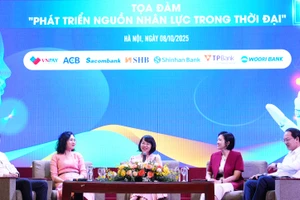 Quang cảnh buổi toạ đàm.