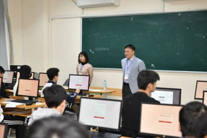 Thí sinh tham gia ký thi TSA.