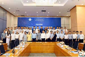 Tọa đàm “Đào tạo Toán ứng dụng trong kỷ nguyên dữ liệu và ra quyết định thông minh” quy tụ nhiều chuyên gia uy tín trong lĩnh vực Toán ứng dụng.