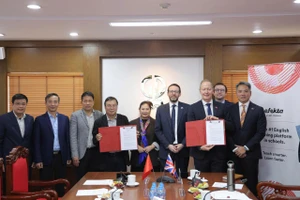 Biên bản ghi nhớ hợp tác trong lĩnh vực dạy và học tiếng Anh giữa NXBGDVN và Tập đoàn Efekta Education đã được kí kết.