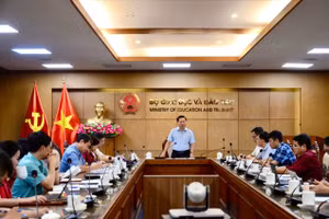 Quang cảnh cuộc họp. Ảnh Ngô Chuyên