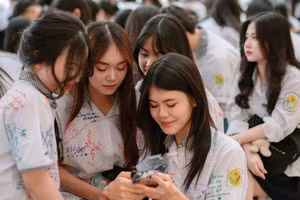 Học sinh lớp 1 Trường THPT Đống Đa (quận Đống Đa, Hà Nội). Ảnh NVCC.