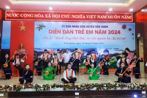 Lan toả ngôn ngữ Tày, Nùng thông dạy hát then, đàn tính.